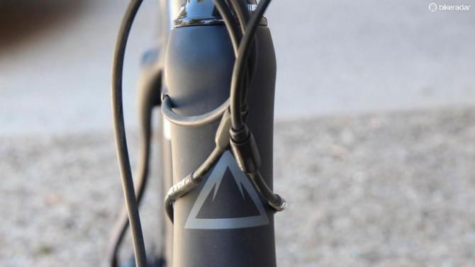 Fuji claims the new bike shaves 118g of drag (at 30mph) off the old aero bike. Looking at all the details, from the tucked-in housing to the sculpted stays, this isn't hard to believe