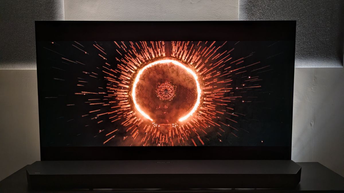 28 Years Later: The Bone Temple 4K Blu-ray on LG G5 showing ring of fire around pyre at night