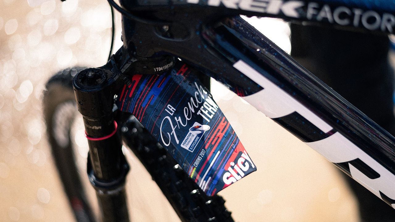 As one would expect from a French rider, Stephane's fender had a very stylish colorway