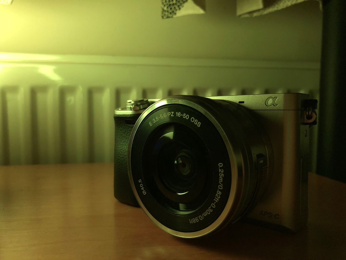 Low light mode - here with a yellow light - is decent