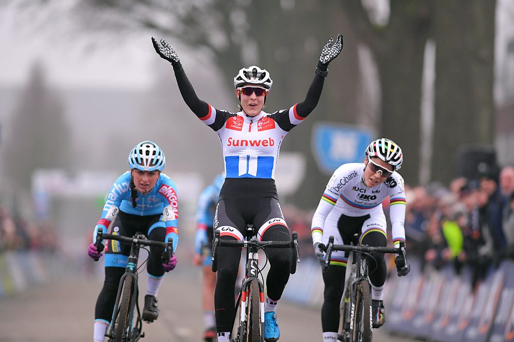 Lucinda Brand wins 2018 Azencross part of the DVV trophy series