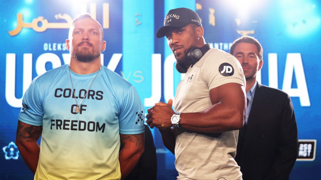 Oleksandr Usyk and Anthony Joshua pose for a photo during the Oleksandr Usyk v Anthony Joshua 2 press conference