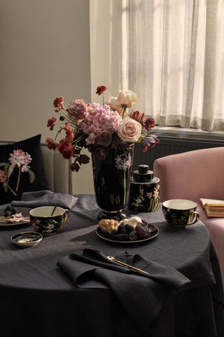 H&M home charcoal table cloth