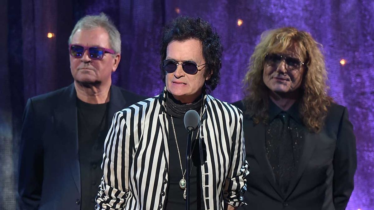 Ian Gillan, Glenn Hughes and David Coverdale onstage at Deep Purple&#039;s Rock &amp; Roll Hall Of Fame induction