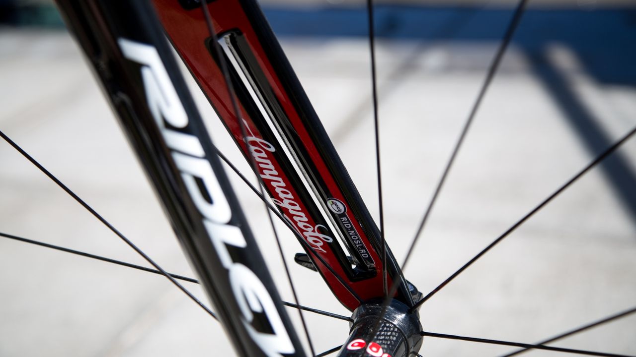 A closer look at the vented forks