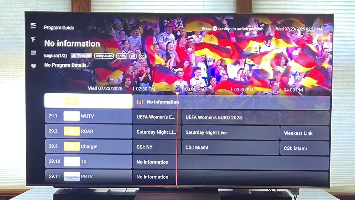 TCL QM8K Google TV screens