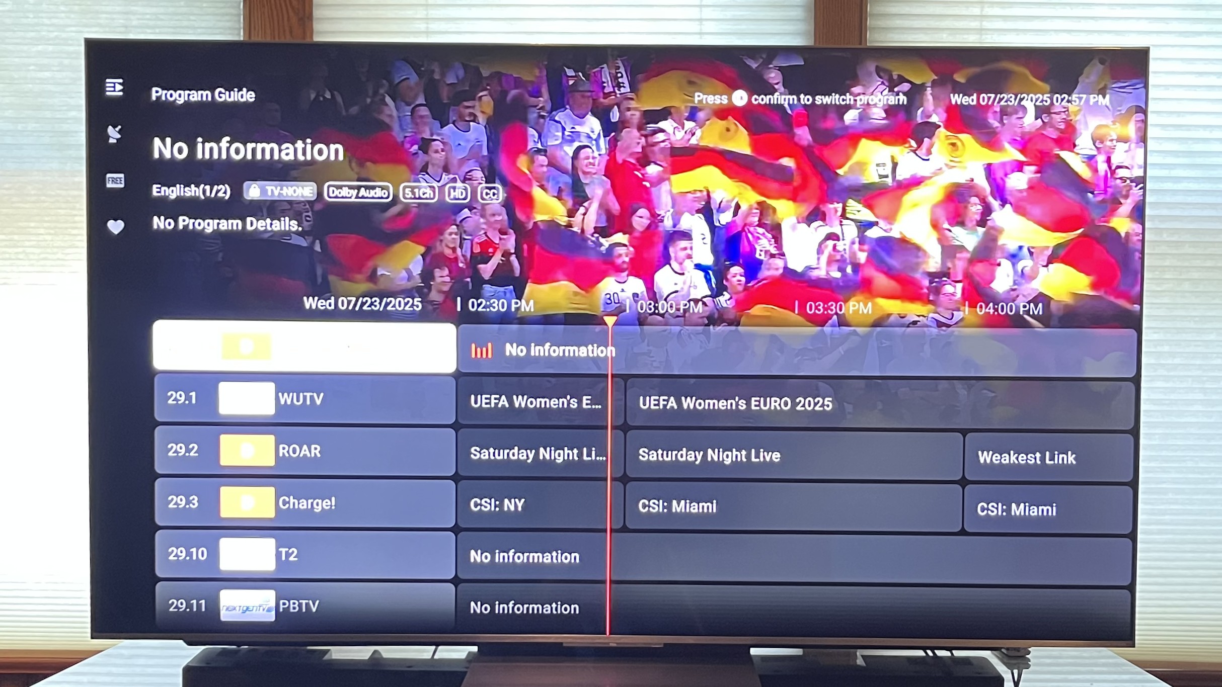 TCL QM8K Google TV screens