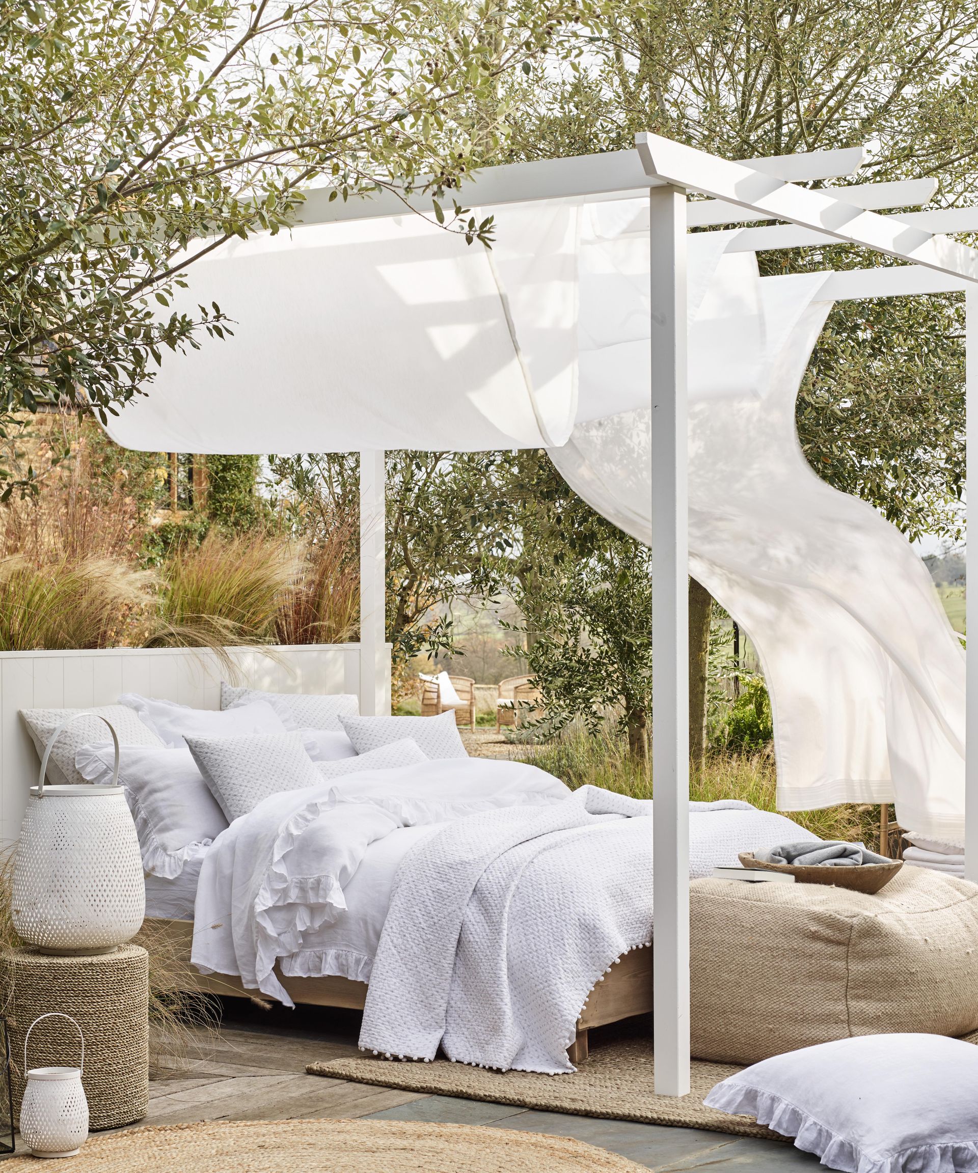 Dermatologist reveals the best bedding fabric for skin Livingetc