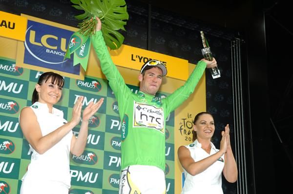 Mark Cavendish (Columbia-HTC) regained the green jersey after winning stage 11.