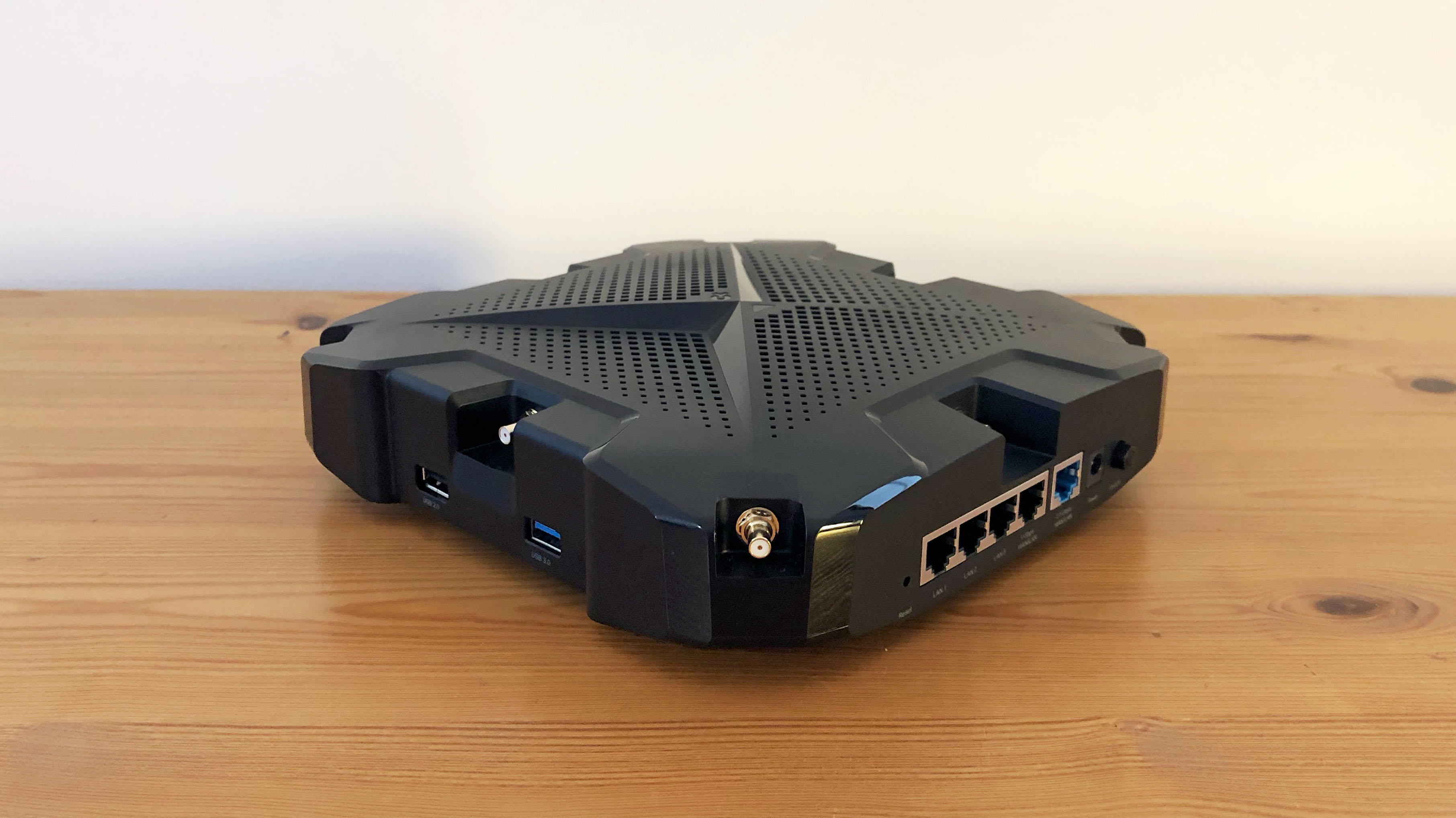 TP-Link Archer GX90