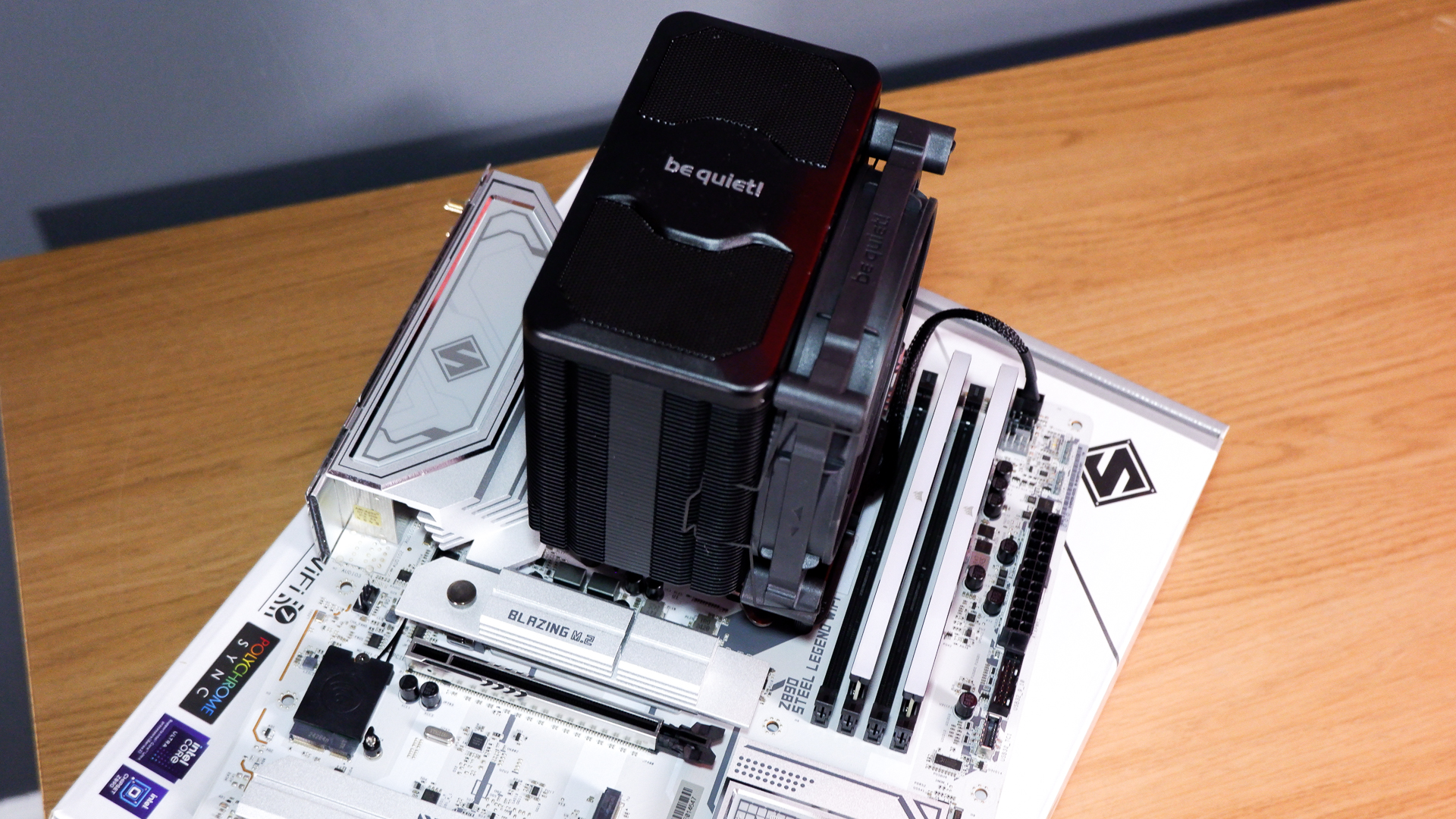 A gaming PC build using the Be Quiet Shadow Base 800 FX chassis, an Intel Core Ultra CPU and an RX 7900 XT GPU.