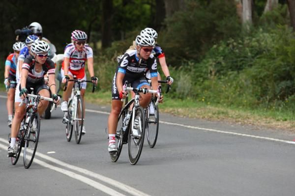 Alexis Rhodes (Garmin-Cervelo) and Tiffany Cromwell (Honda) at the front of the break together