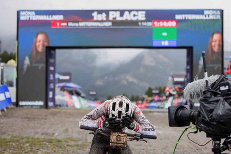 Mona Mitterwallner (Cannondale Factory Racing) wins her first elite women's XCO