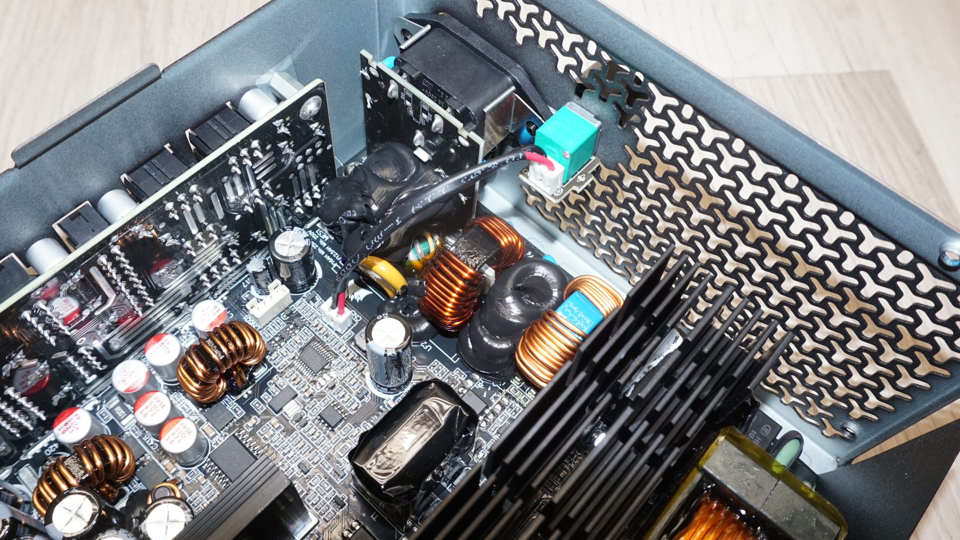 Corsair RM850x Shift 2025