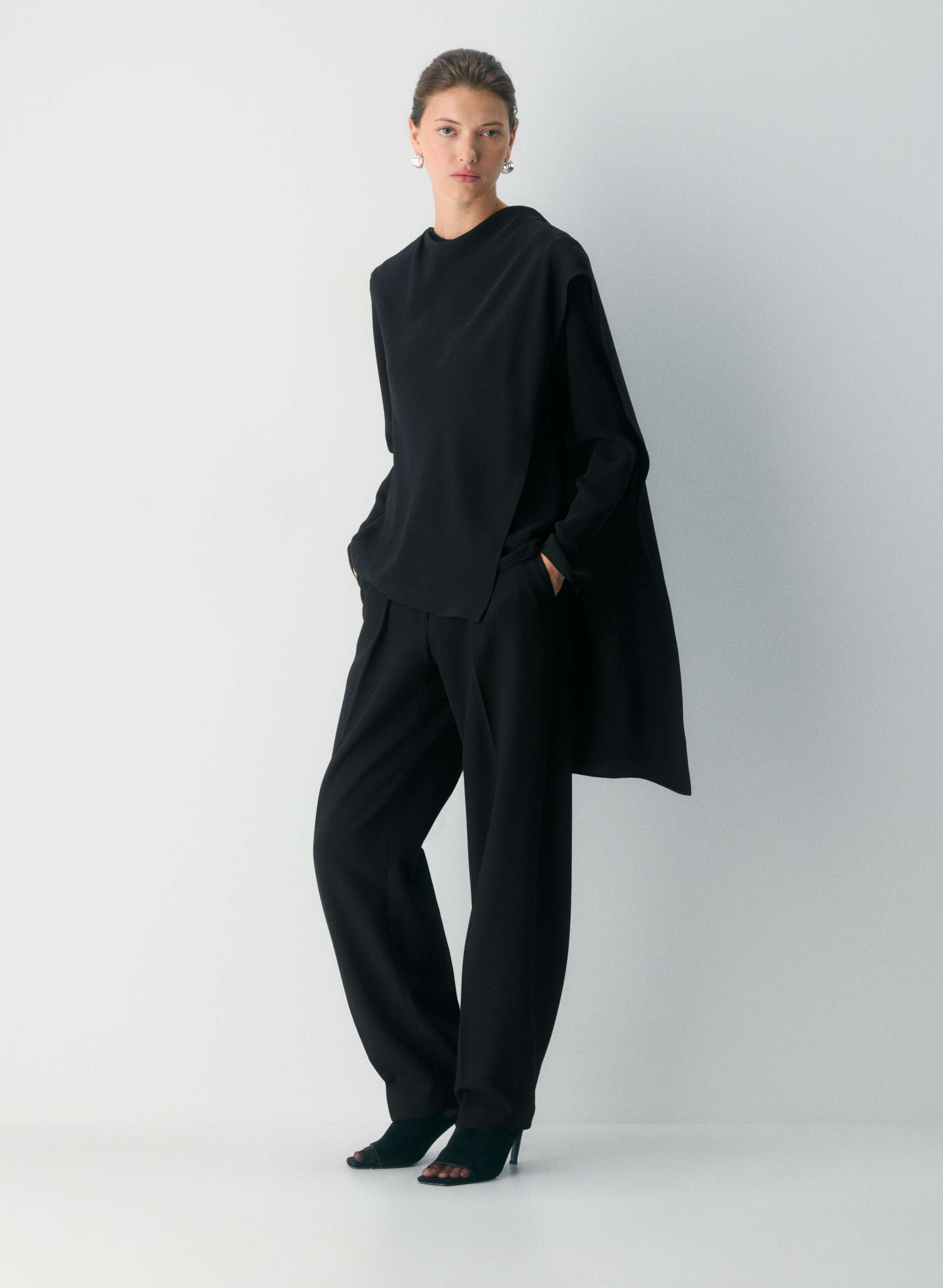 Aritzia, Loretto Blouse