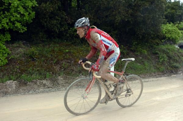 Vladimir Miholjevic (Acqua &amp; Sapone) had been part of the lead group going onto the Strada bianche