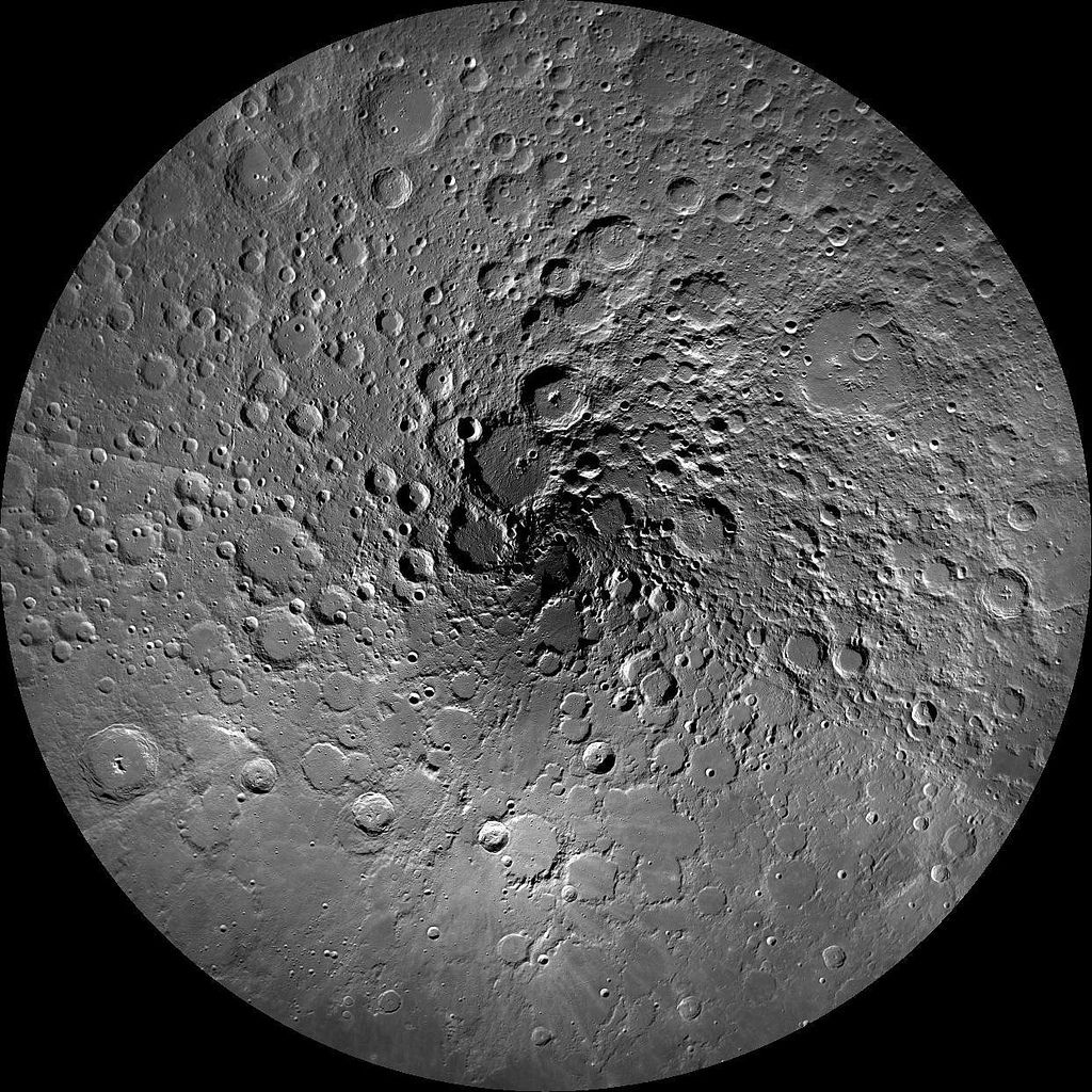 Mosaic of 983 images taken by the Lunar Reconnaissance Orbiter over a one month period during northern summer. CREDIT: NASA/GSFC/Arizona State University