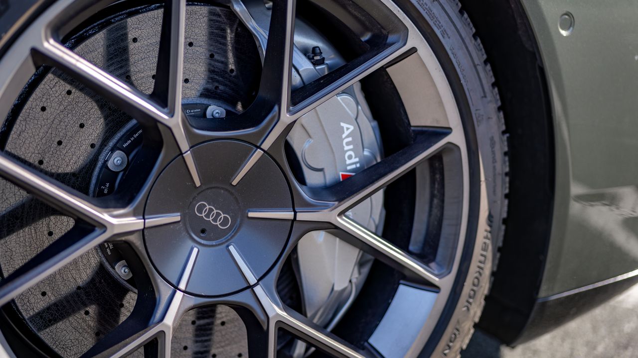 2026 Audi RS e-tron RT review.