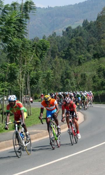 Rolling terrain whittled down the bunch on stage 6.