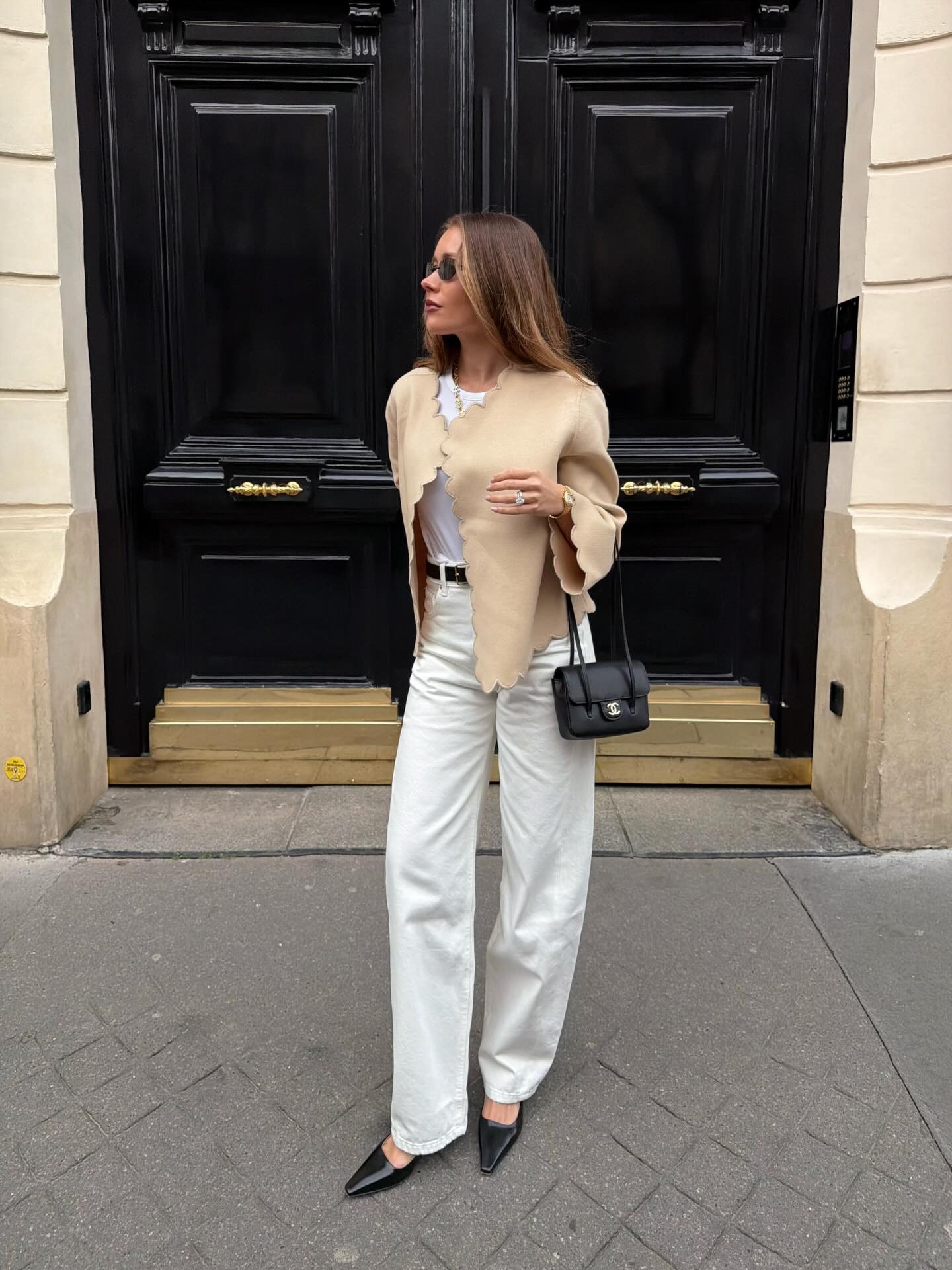 A Parisian in white jeans.