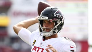 Kirk Cousins #18 of the Atlanta Falcons warms up prior to the Falcons vs Cowboys in Week 9 of the NFL 2024/25 season. 