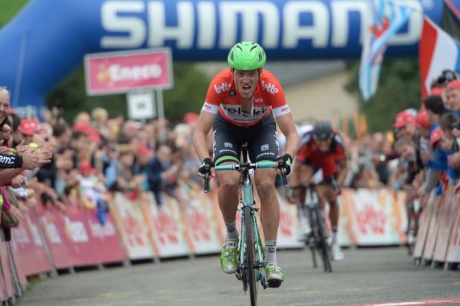 Lars Boom (Belkin) drives for the line