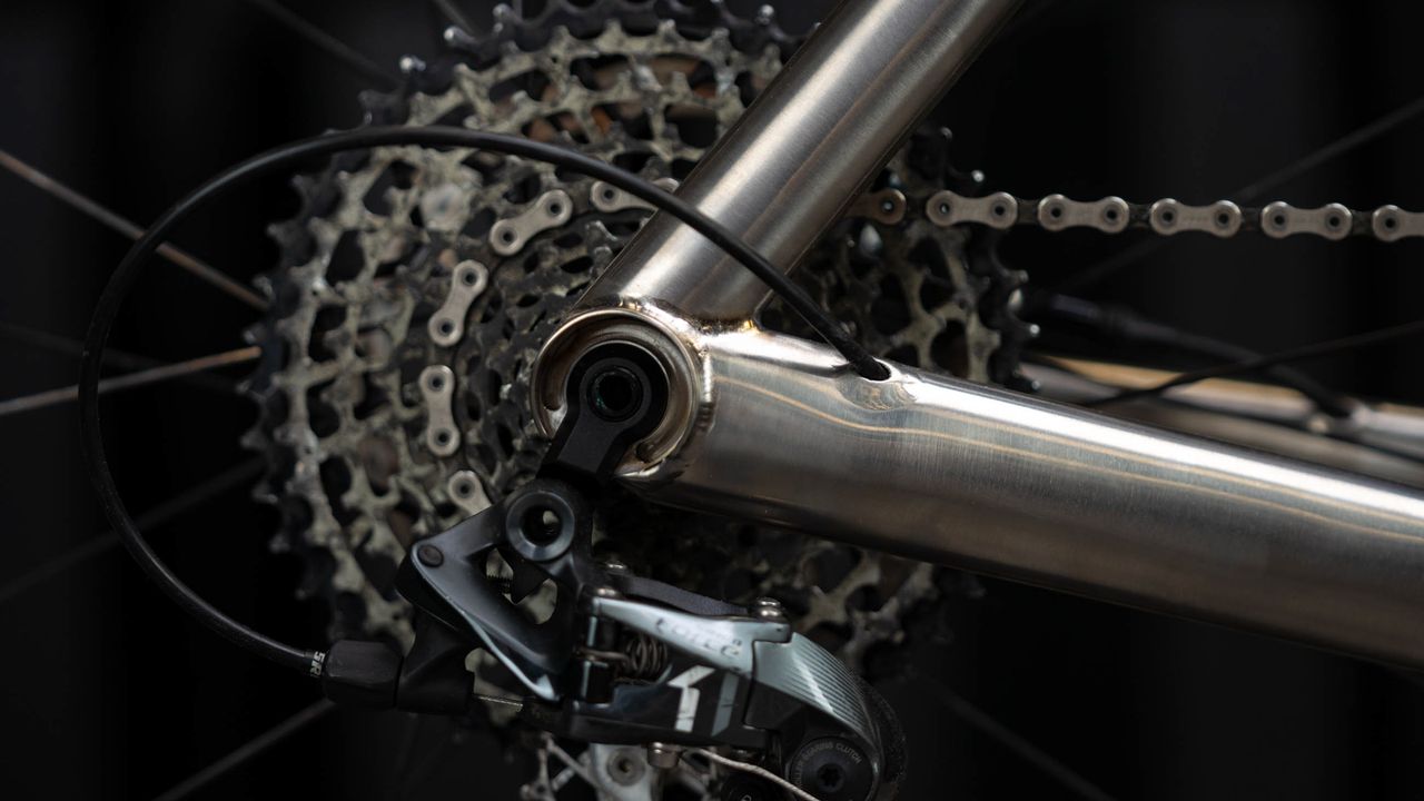 Enve Builders Roundup 2022 - Weis Hammer Gravel Ti