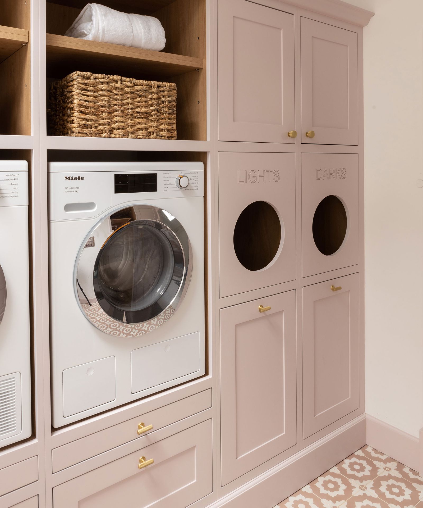 5 Small laundry room storage rules to maximize your space