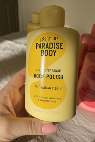 Isle of Paradise Exclusive Brilliantly Bright Body Polish