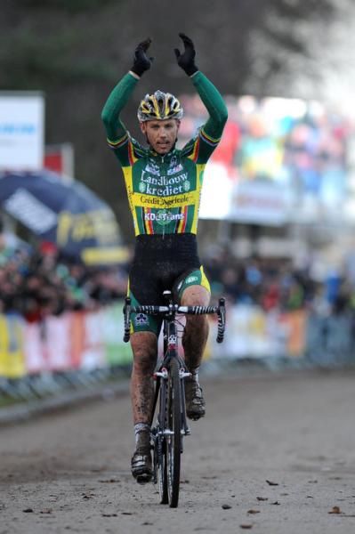 With his victory in Leuven, Sven Nys (Landbouwkrediet) swept all five Fidea Classics.