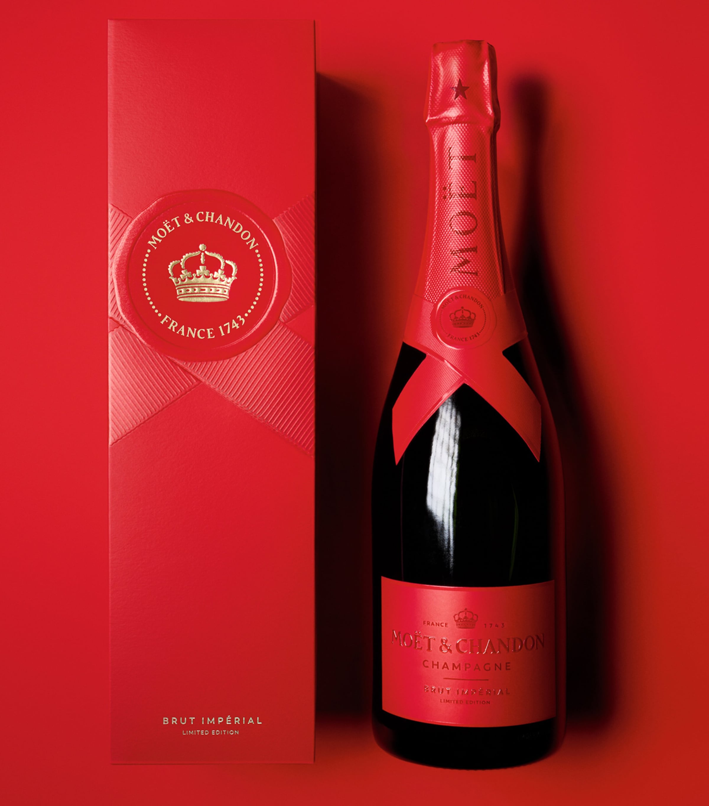 Mo&amp;euml;t &amp;amp; Chandon Brut Imp&amp;eacute;rial Limited Edition Non-Vintage Champagne (75cl) - Champagne, France