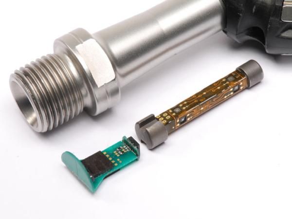 Metrigear's promising Vector power meter is built around this tiny four-sided sensor array.