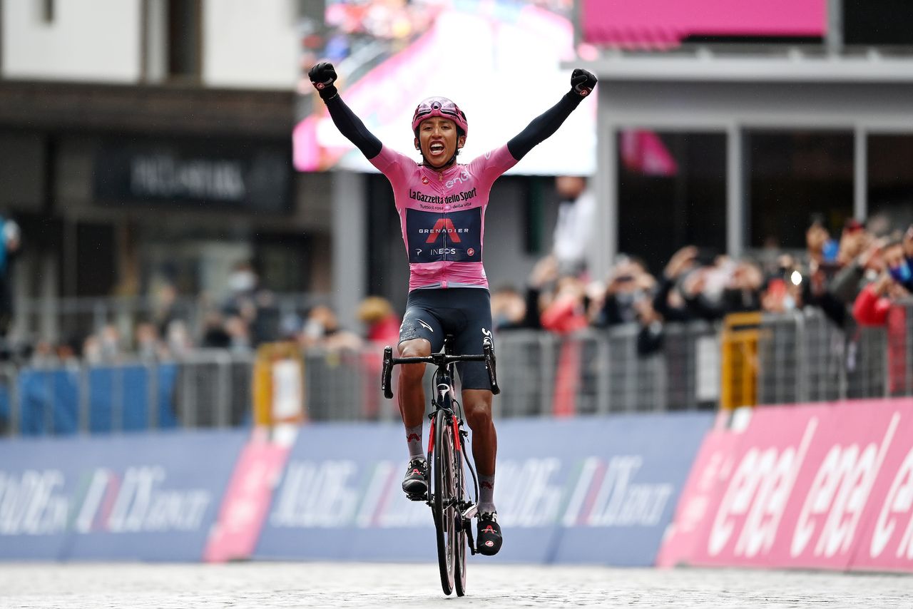 Egan Bernal wins stage 16 of the Giro d&#039;Italia 2021