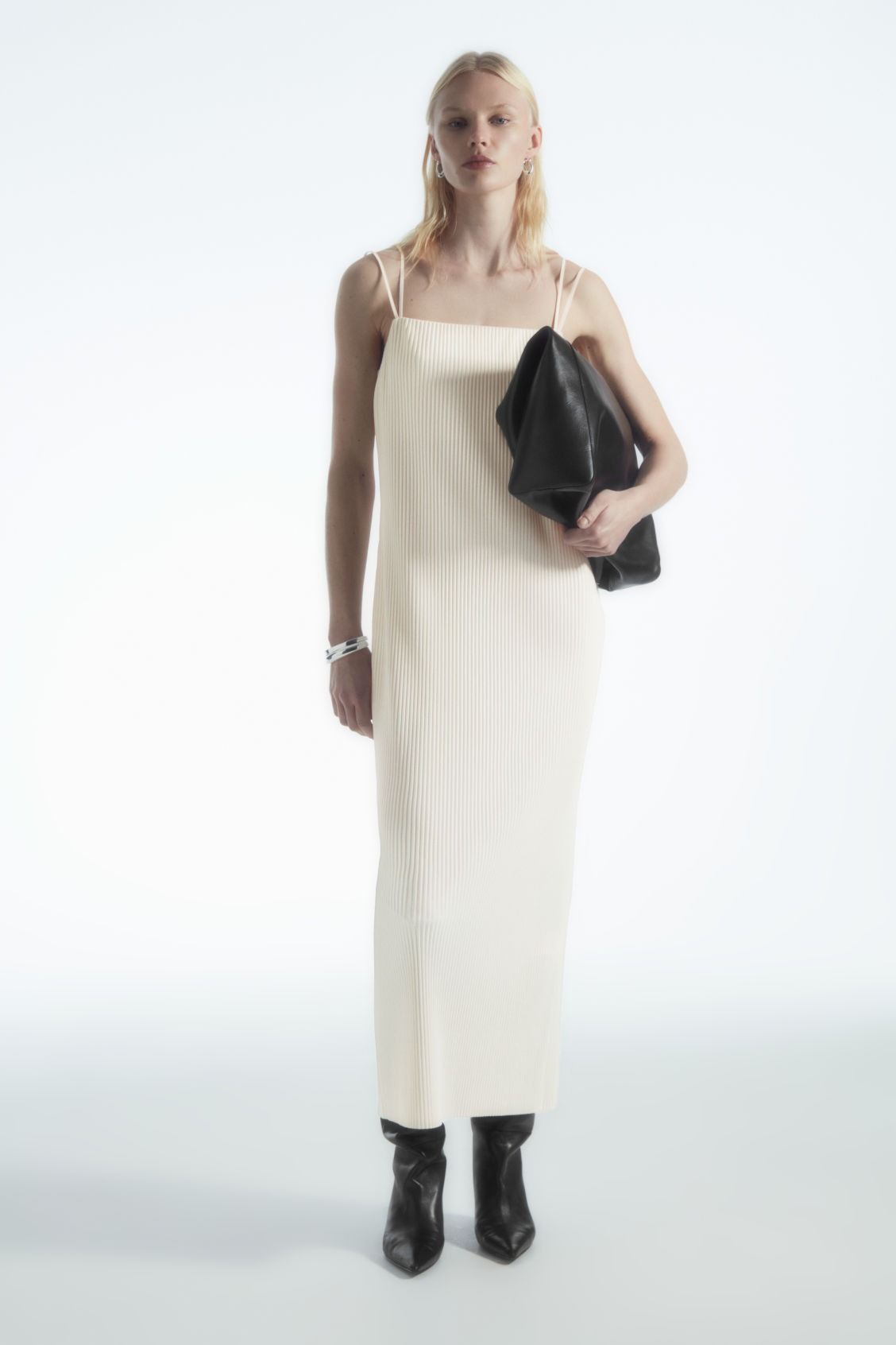 missing-image 39 قطعة أزياء مثالية للسفر في فصل الربيع