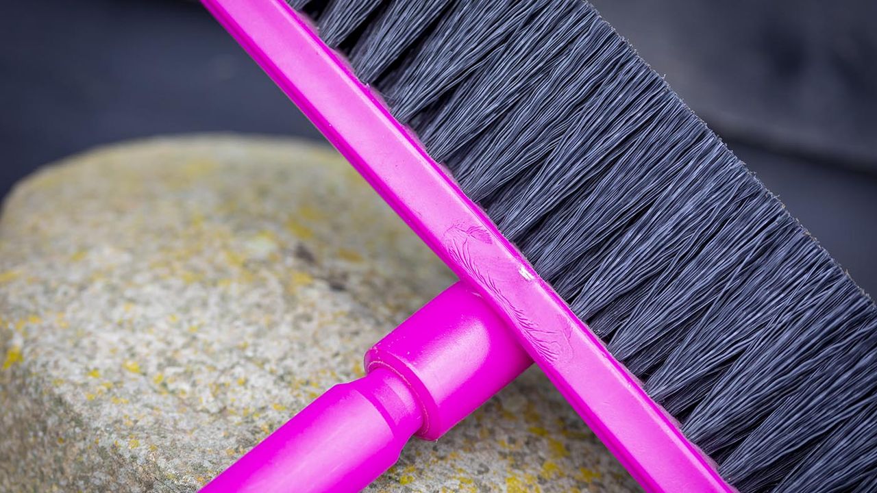 Harold Moore stable and yard broom&nbsp;review