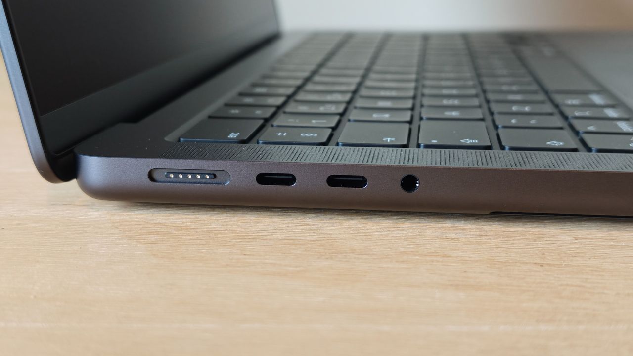 MacBook Pro M5 14-inch