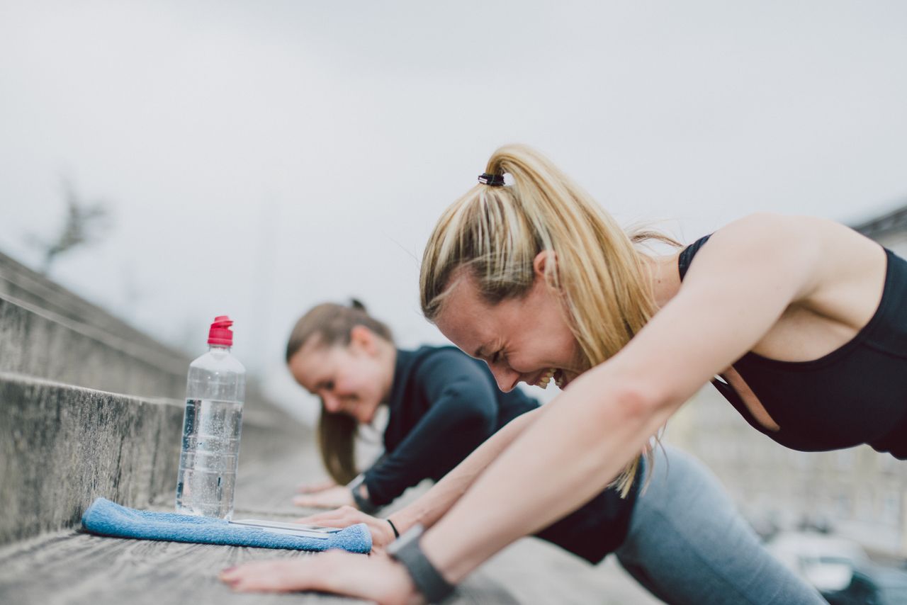 Best outdoor gyms in London: Two women working out together