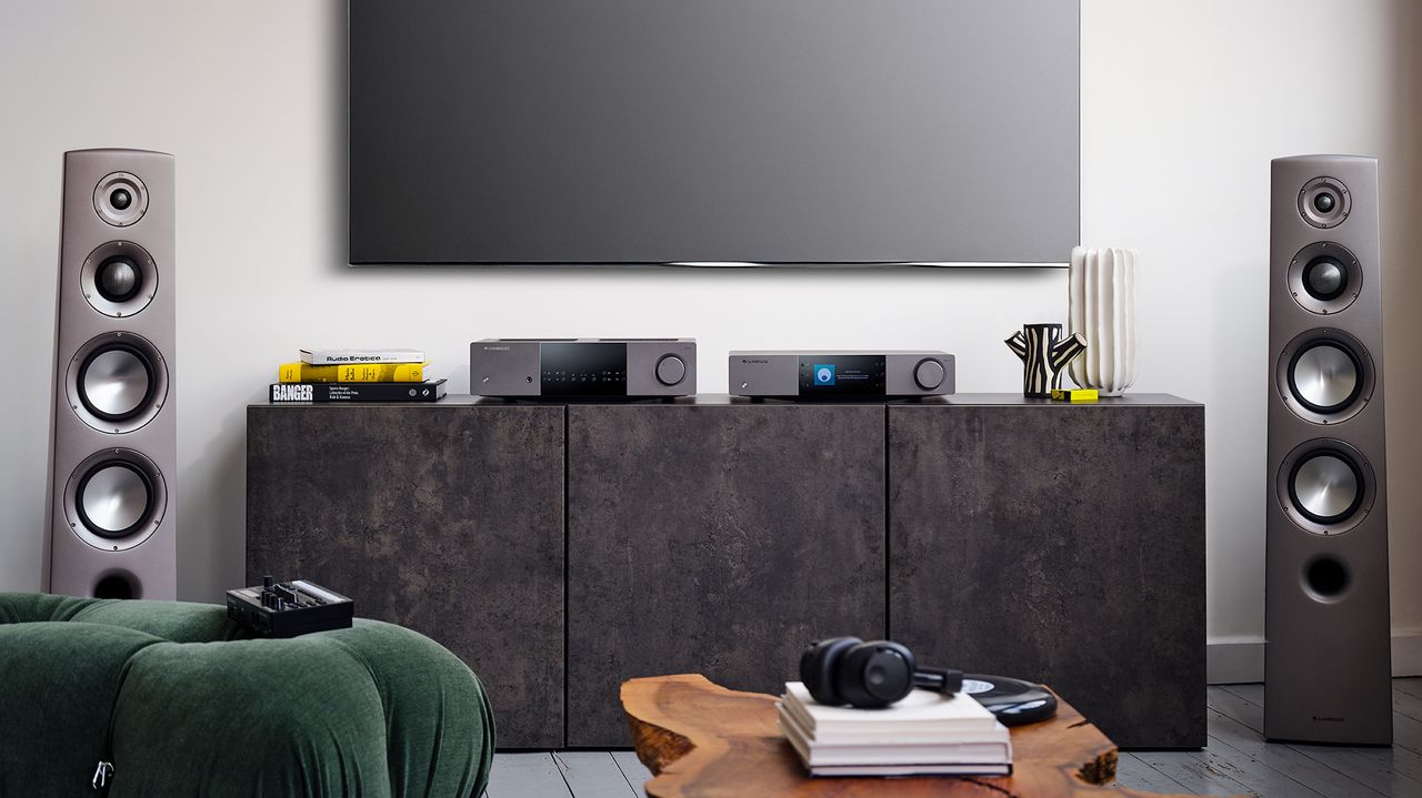 Cambridge Audio EXA100 amp &amp; EXN100 music streamer