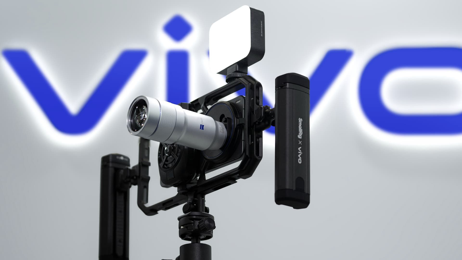 techradar.com - Alex Blake - Pushing the limits of smartphone photography': Vivo's new lens puts a 400mm telephoto lens in your pocket, but is it just a gimmick?