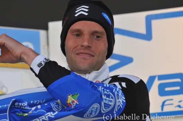 Bram Schmitz (Veranda's Willems - Accent) in the blue jersey of mountains classification leader