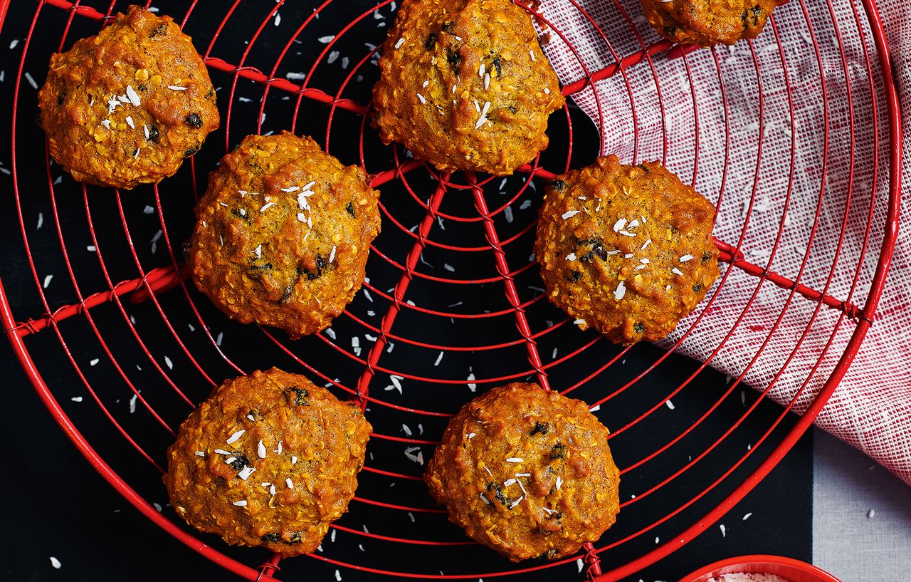 nadiya-hussains-coconut-and-lime-oaty-biscuits