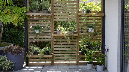 Forest Garden Wood Wall Planting Screen