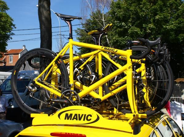 Mavic uses Cannondale CAAD9 aluminum frames as the basis for its spare bikes.