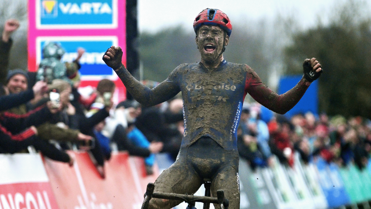 Pim Ronhaar takes his second elite cyclocross World Cup victory