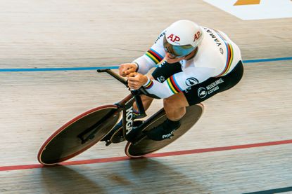 Jeffrey Hoogland doing a kilometre time trial