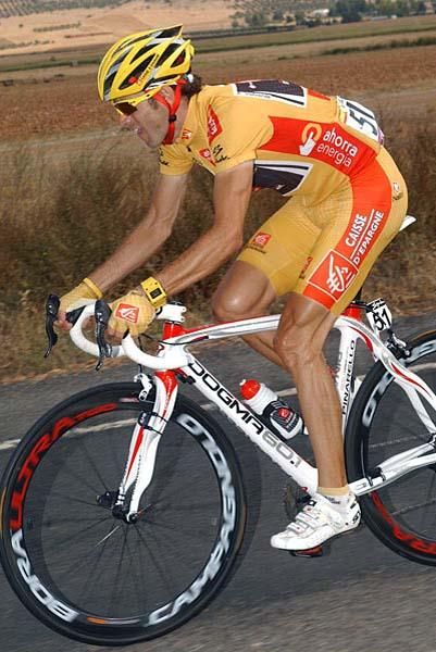 Overall leader Alejandro Valverde (Caisse d'Epargne)