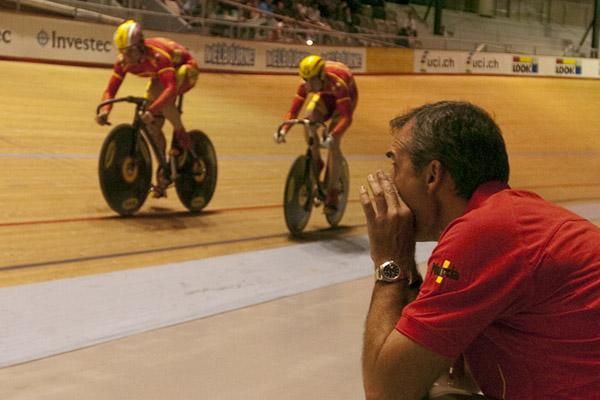 The Spanish coach yells instructions to his team sprinters