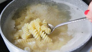 picture of pasta boiling in a pan