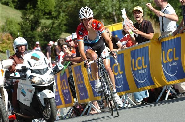 Andy Schleck (Saxo Bank) in pursuit of Contador