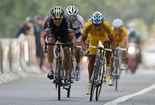 Roulston, Millar and Davis sprint for the line